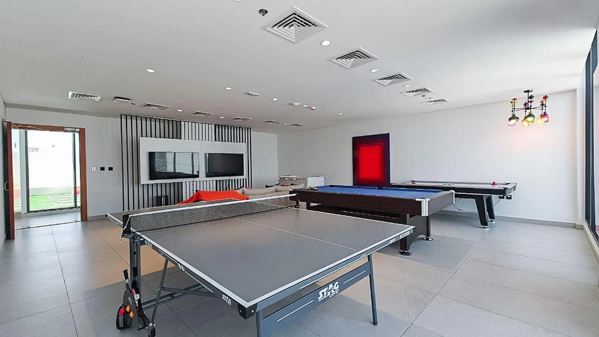 A Prime Studio That Sleeps 2 In Jebel Ali Dubai Apartment