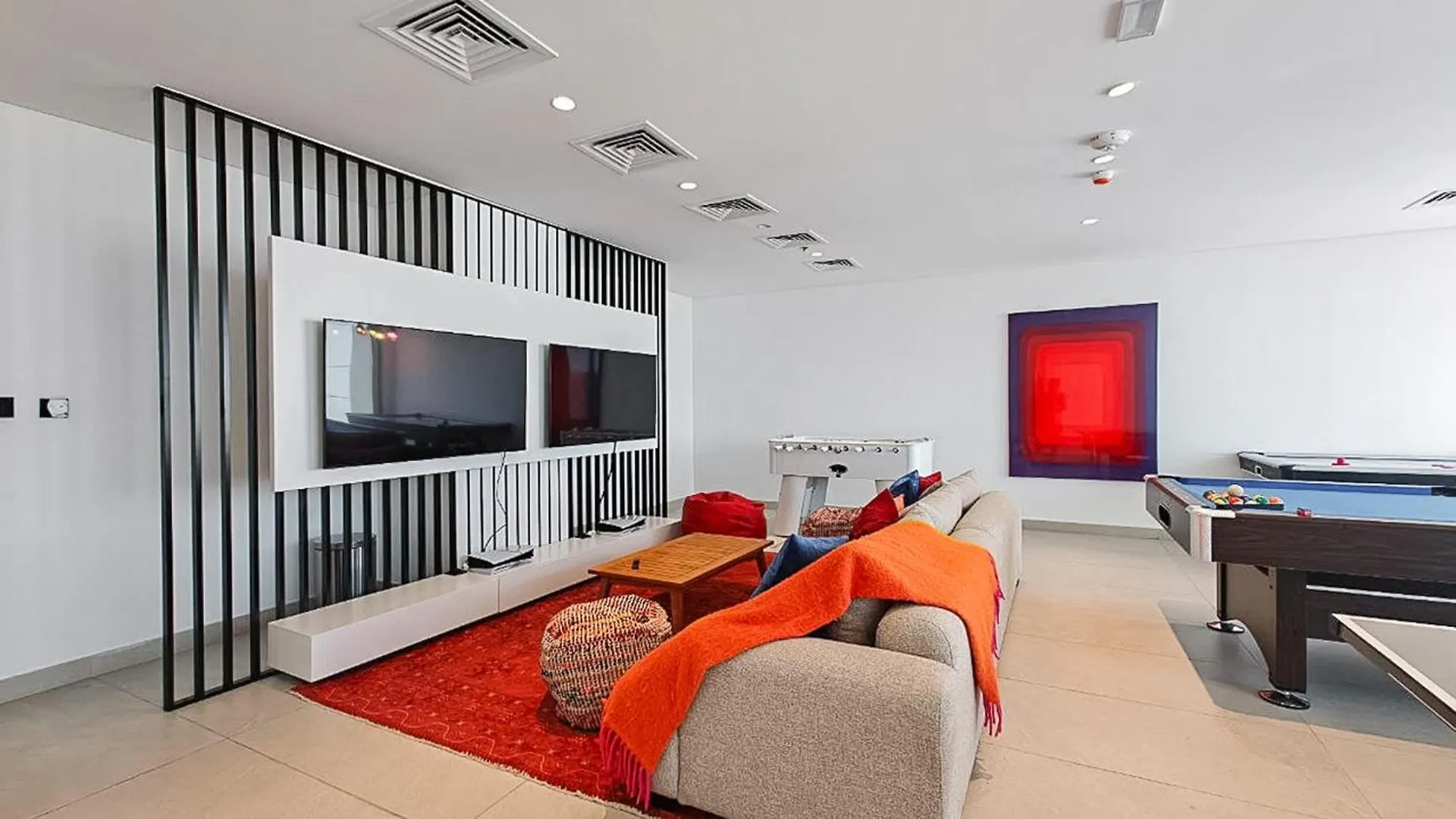 A Prime Studio That Sleeps 2 In Jebel Ali Dubai Apartment