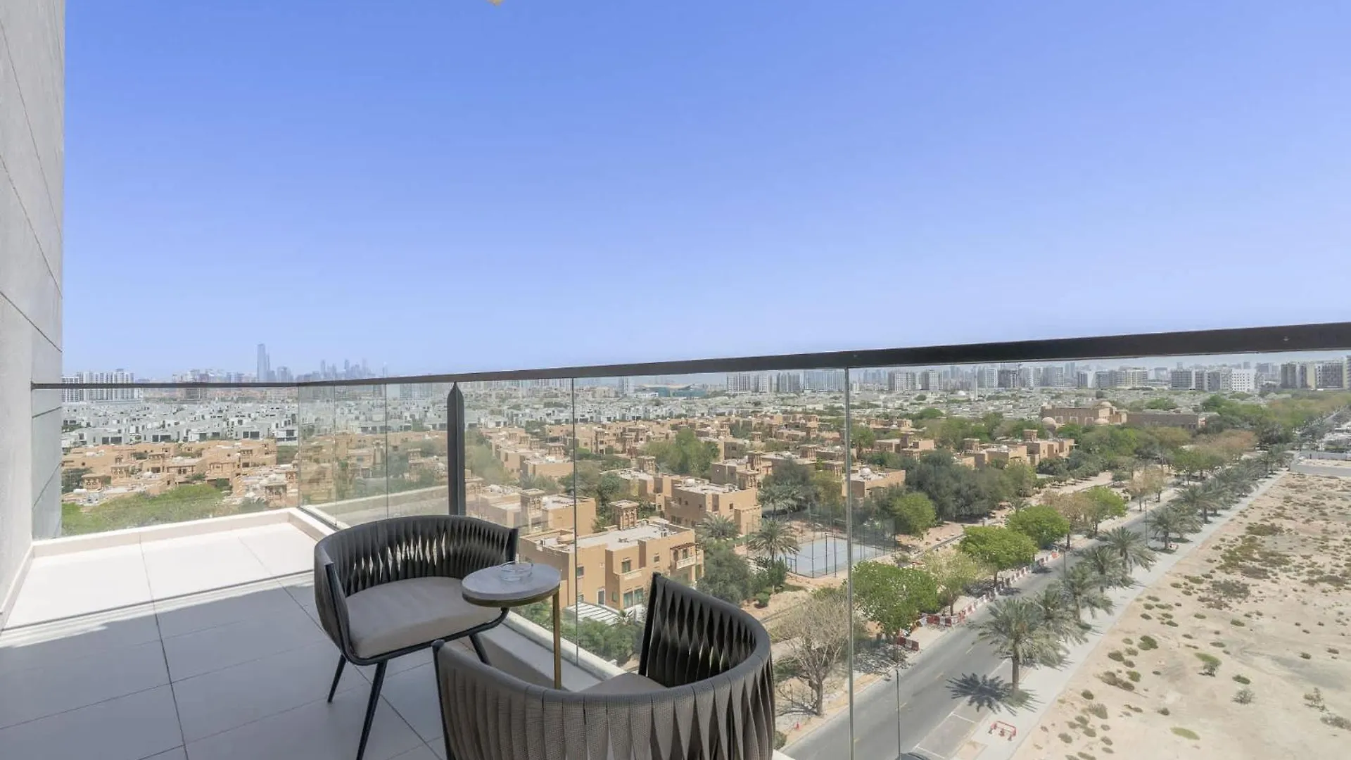 A Prime Studio That Sleeps 2 In Jebel Ali Dubai Apartment