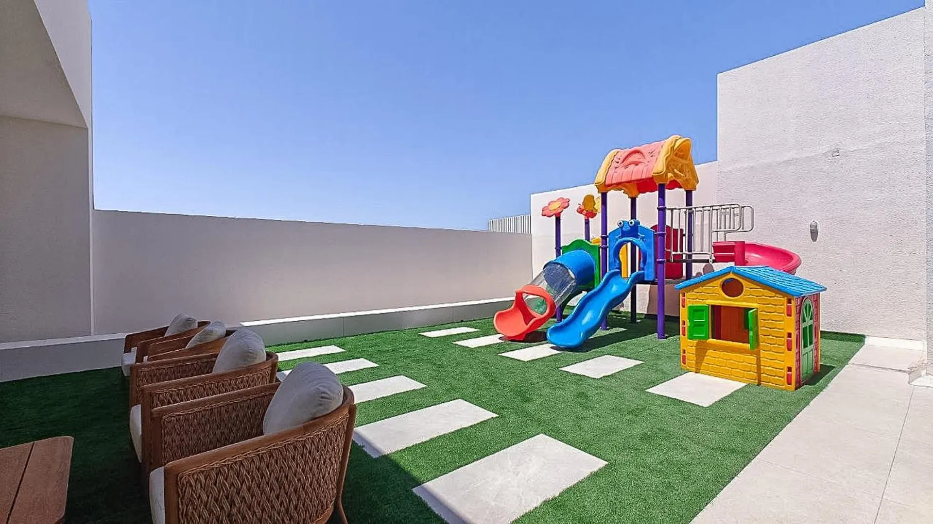 Apartment A Prime Studio That Sleeps 2 In Jebel Ali Dubai